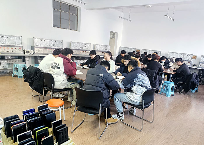 实训室上课1.jpg
