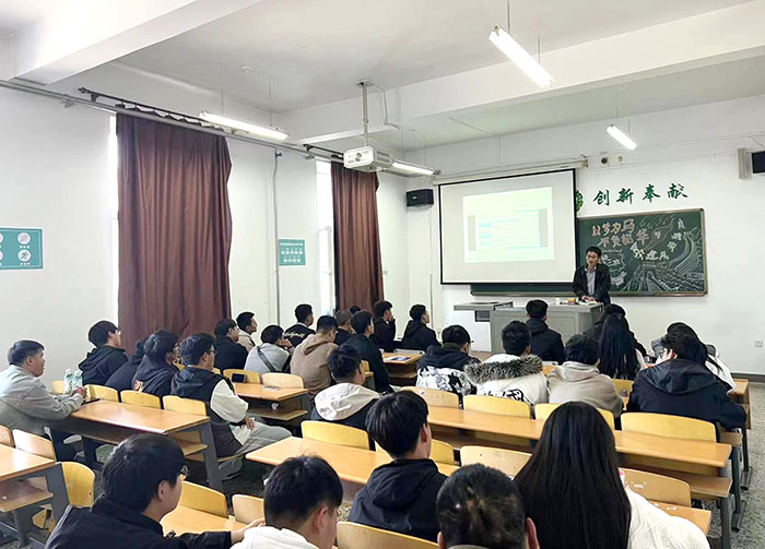 吴文超主题班会1.jpg