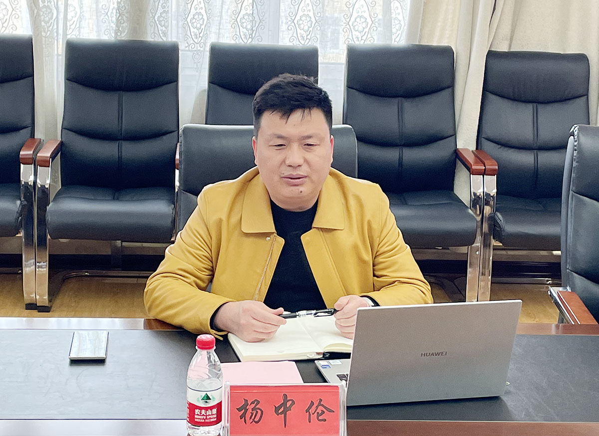 宁波江北区人力资源负责人杨中伦发言.jpg