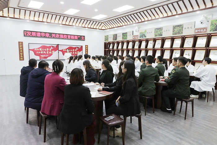 1主题团日活动现场.jpg