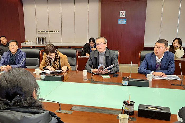 3与如皋国家级经济技术开发区领导交流了解地方引才政策.jpg